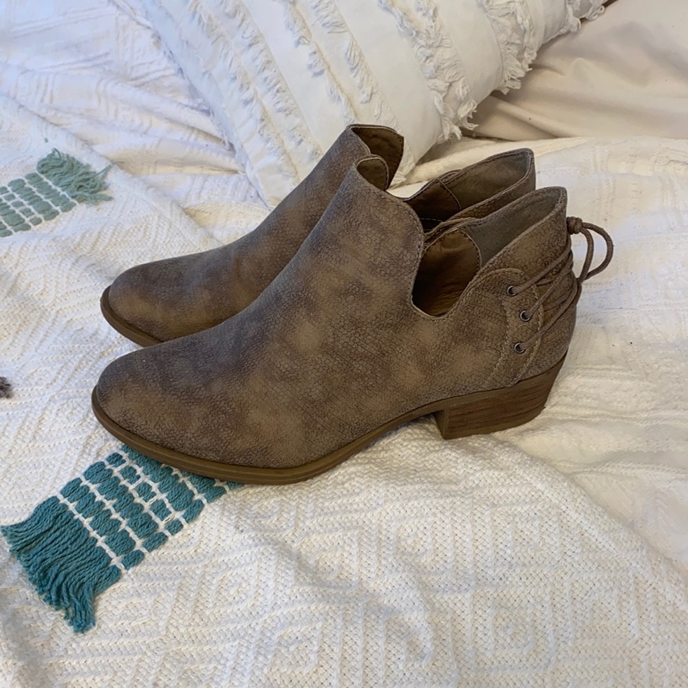 New Drygoods booties